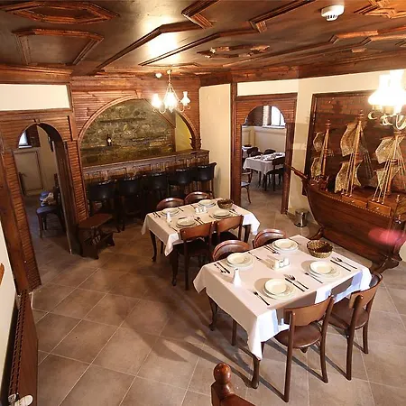 Отель Mihran Hanim Konagi 3*