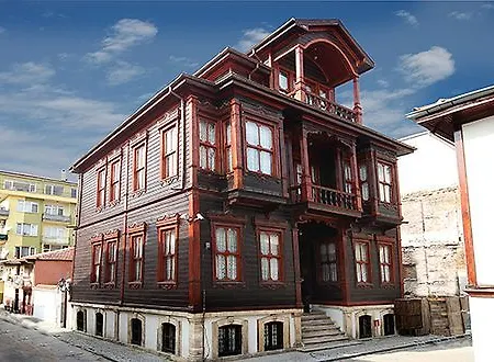 Mihran Hanim Konagi 3*