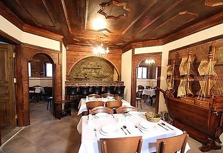 Mihran Hanim Konagi 3*