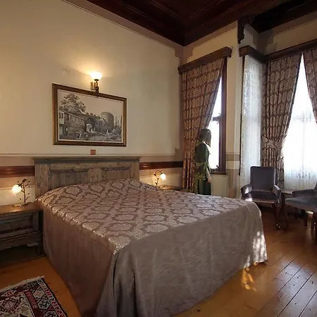 Mihran Hanim Konagi 3*