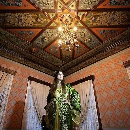 Mihran Hanim Konagi 3*