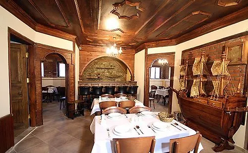 Mihran Hanim Konagi 3*