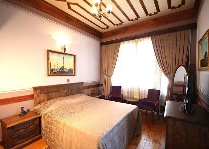 Mihran Hanim Konagi 3*